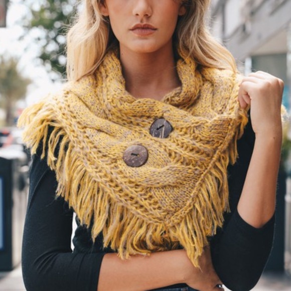 Cozy Button Tassel Infinity scarf - Picture 2 of 7
